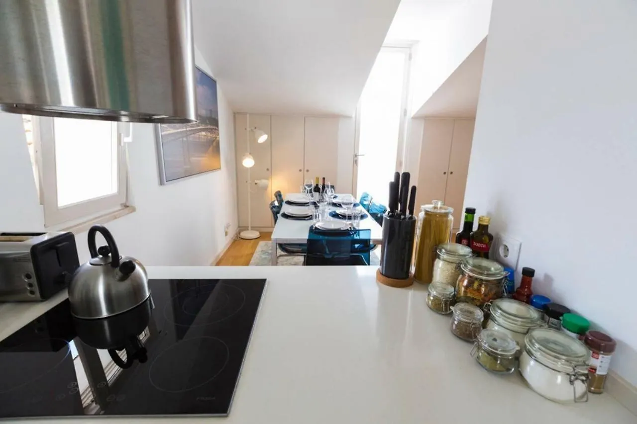 Ola Lisbon - Principe Real IV Apartment