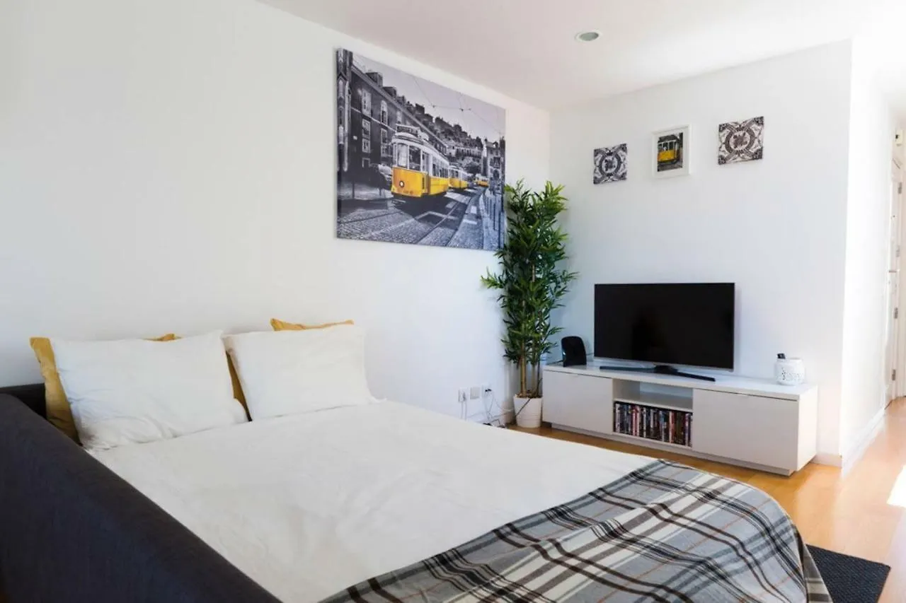 Ola Lisbon - Principe Real IV Apartment